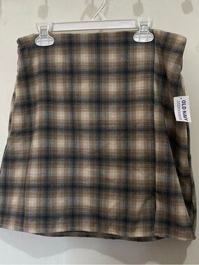 Old Navy Plaid Mini Skirt in Beige and Black